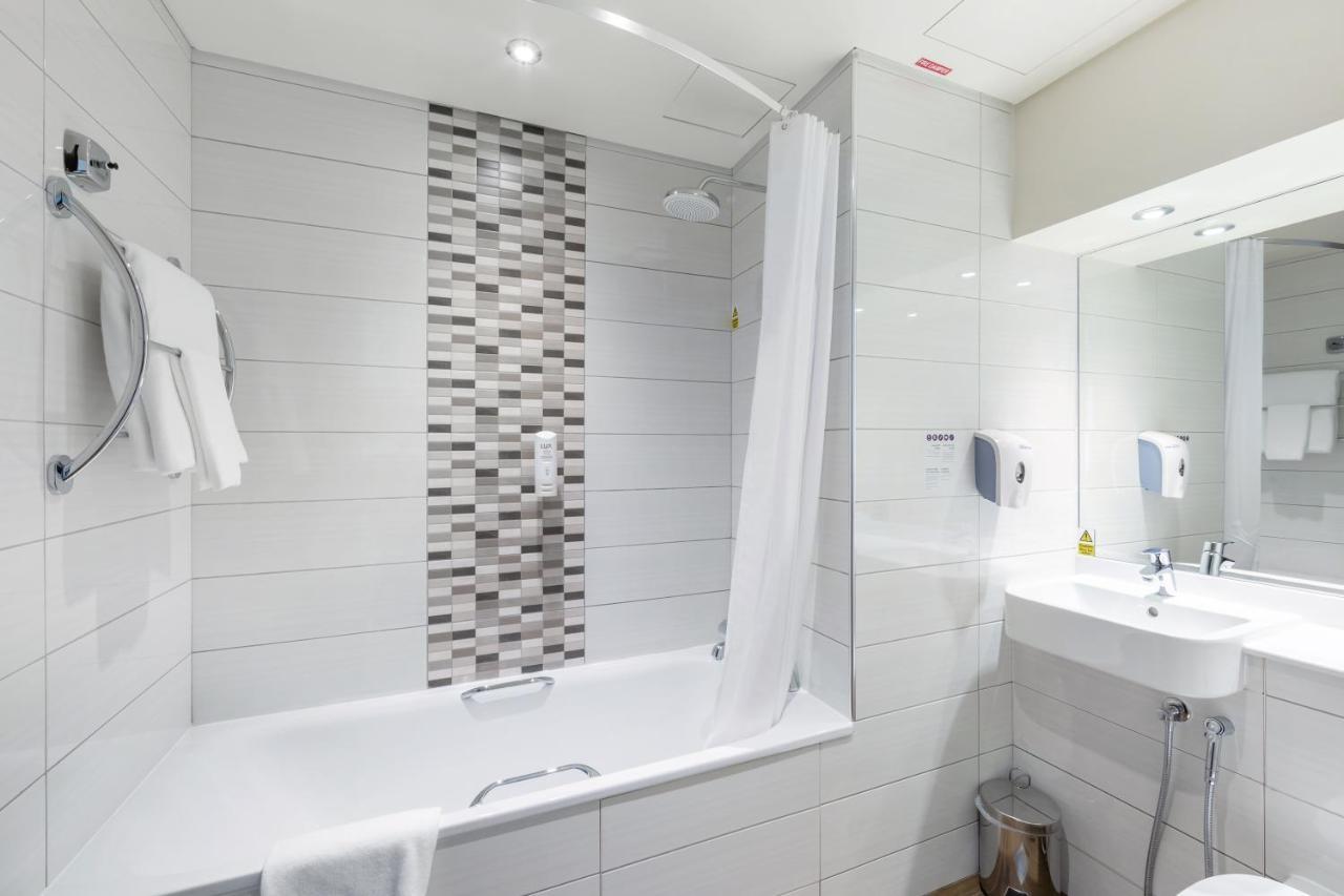 Premier Inn Doha Airport Extérieur photo