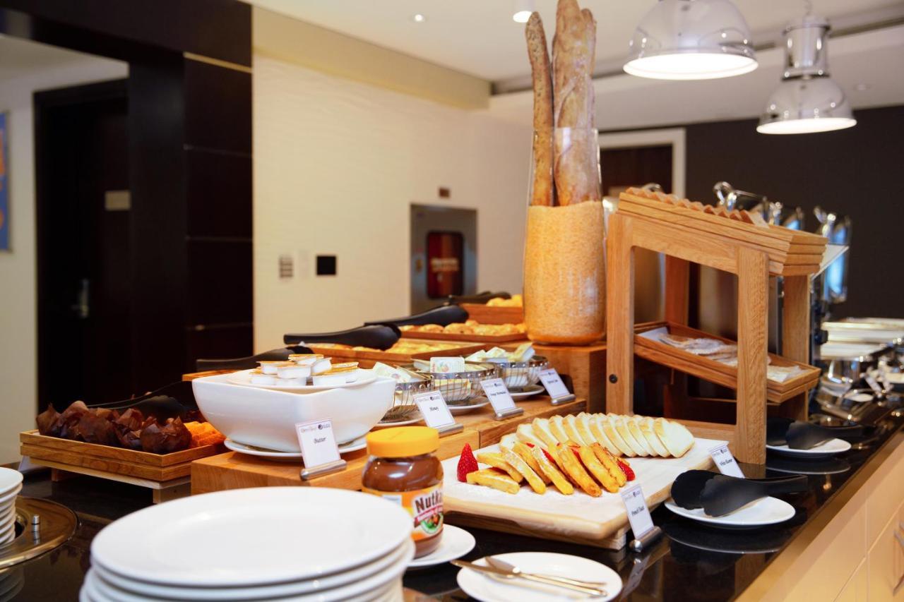 Premier Inn Doha Airport Extérieur photo